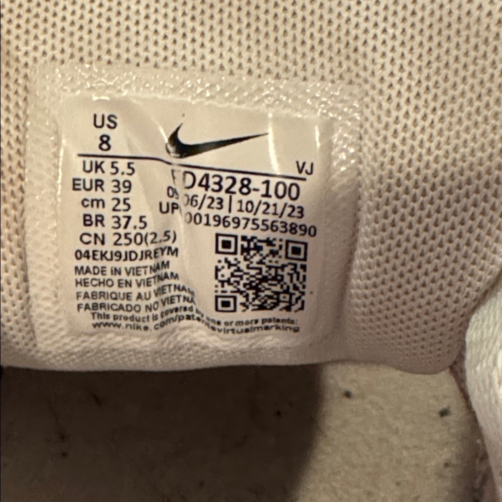 Nike Air Max 90 LV8 Platform Sneaker - Picture 5 of 8
